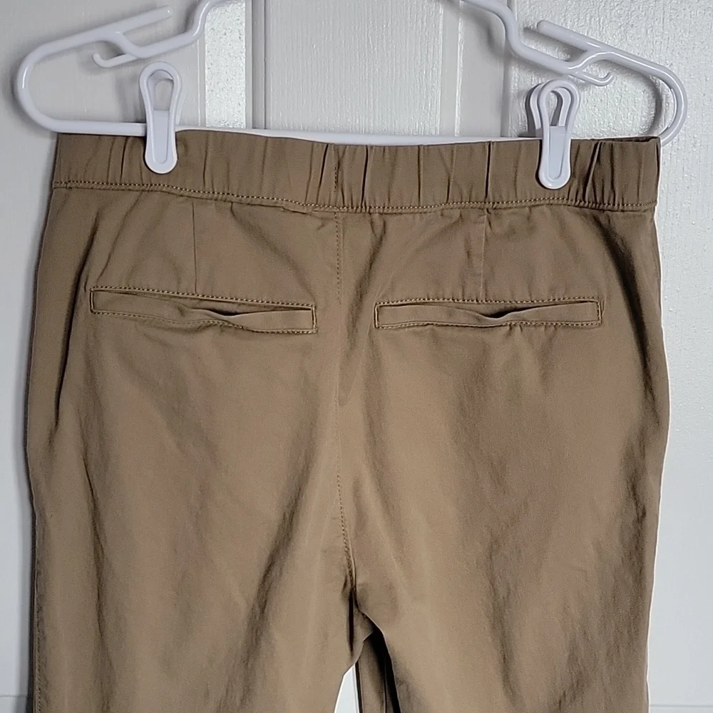 Urban Pipeline men's small khaki pants. 27 1/2 inch inseam.